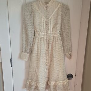 Vintage Gunne Sax Cream Lace Dress